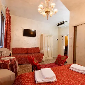 https://casa-martini-venice-30121.hotelslidodijesolo.com